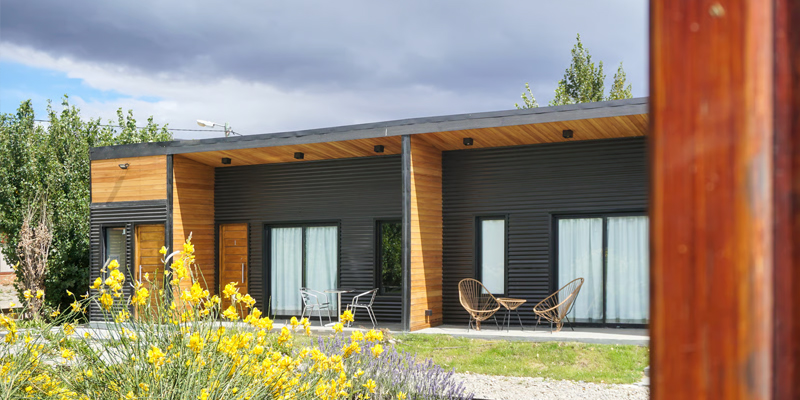 Lakóterek: Apartmanok, kollégiumok, konténeres villák